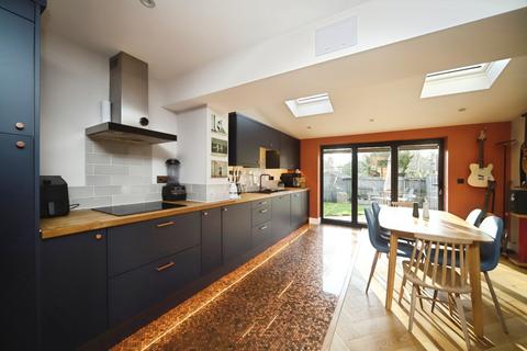 undefined, Chelmer Close, Taunton, TA1