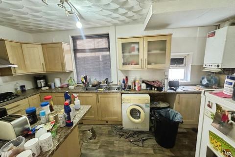 3 bedroom semi-detached house for sale, Taylor Street, Radcliffe