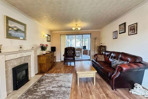 4 bedroom detached house for sale, Tintagel Court, Manchester