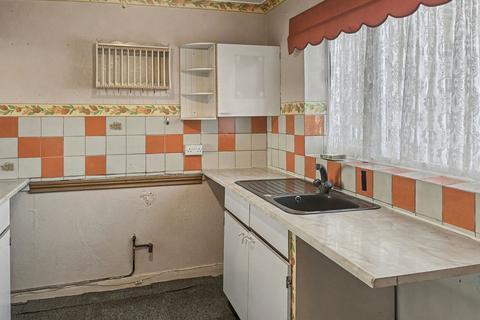 3 bedroom duplex for sale, Cross Court, Downley - 3 Bedroom Duplex - Needs Full Refurbishment