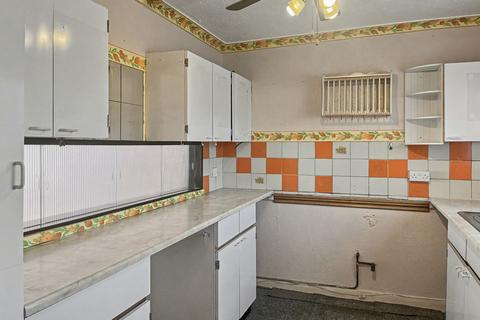 3 bedroom duplex for sale, Cross Court, Downley - 3 Bedroom Duplex - Needs Full Refurbishment