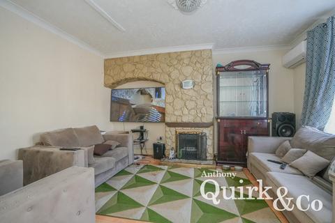 3 bedroom terraced house for sale, White Gardens, Dagenham, RM10