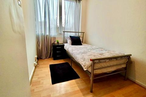 undefined, Poplar High Street, London E14