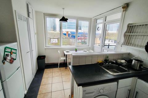 undefined, Poplar High Street, London E14