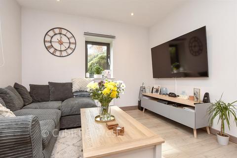 1 bedroom ground floor flat for sale, Croydon Road, Caterham, Surrey