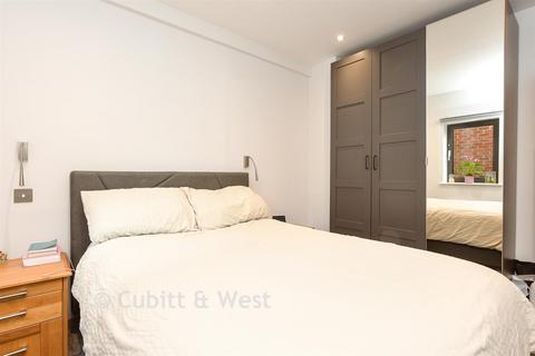 1 bedroom ground floor flat for sale, Clearway Court, Caterham CR3