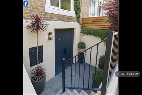 undefined, Hencroft St South, Slough, SL1
