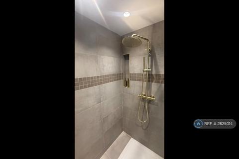 undefined, Hencroft St South, Slough, SL1