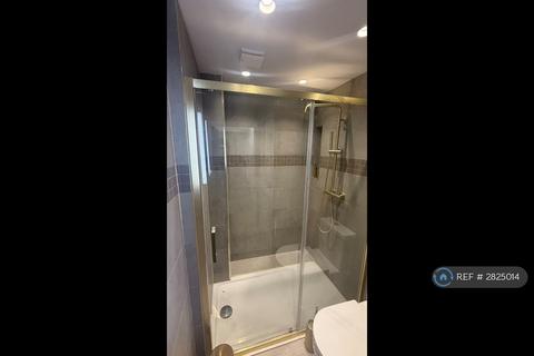 undefined, Hencroft St South, Slough, SL1
