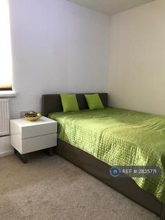 3 bedroom flat to rent, Leven Road, London, E14