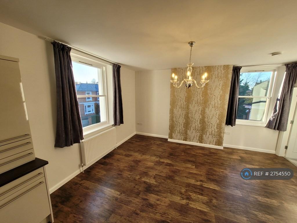 Living Room / Kitchen