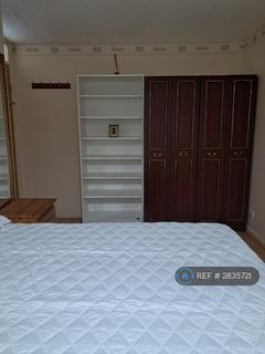 1 bedroom in a house share to rent, Flint Close, Luton, LU3