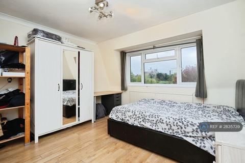 undefined, Grand Walk, London, E1