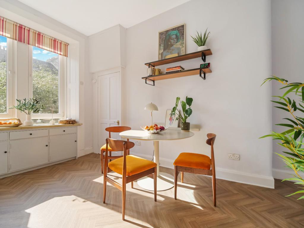 Kitchen/ Dining Area