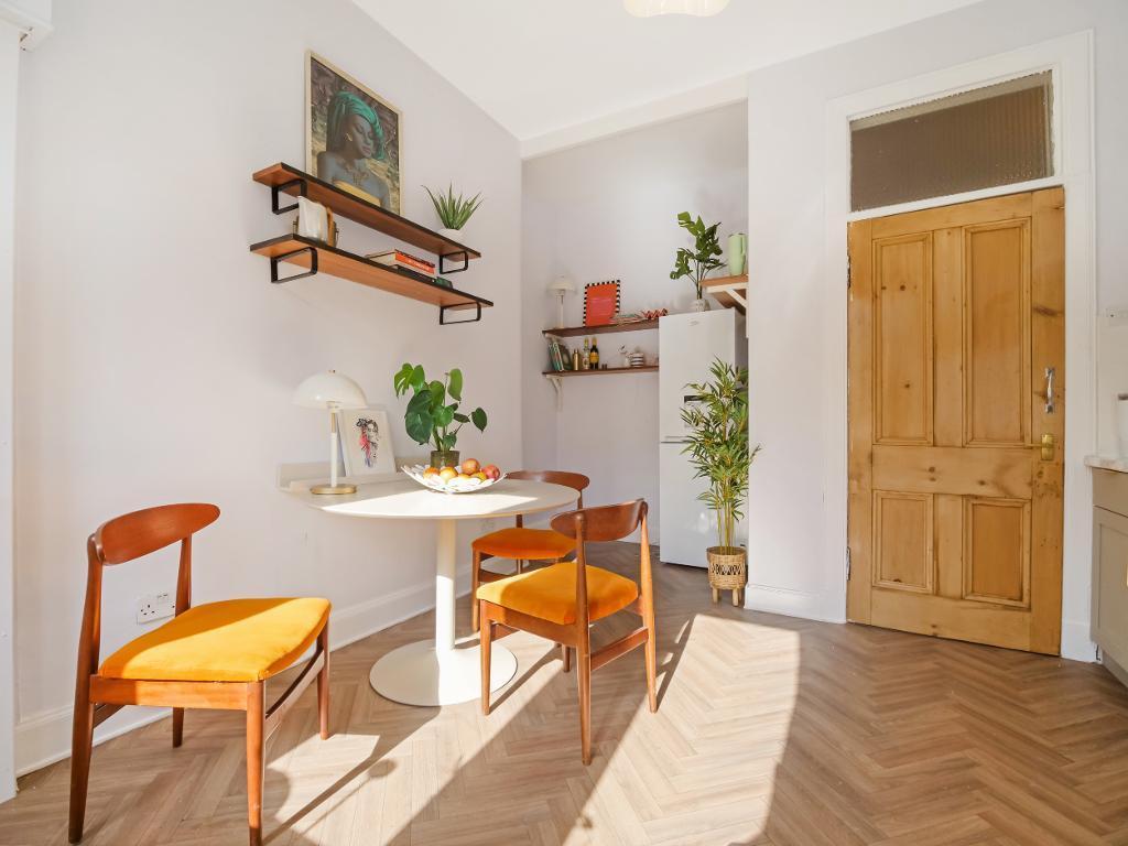 Kitchen/ Dining Area