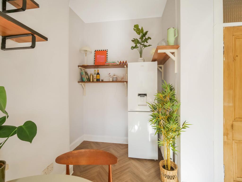 Kitchen/ Dining Area