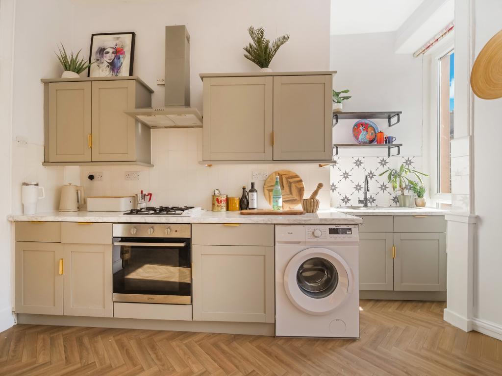 Kitchen/ Dining Area
