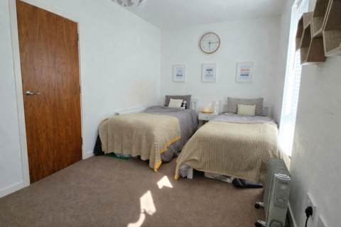 4 bedroom terraced house to rent, Minter Road, Barking, Essex, IG11