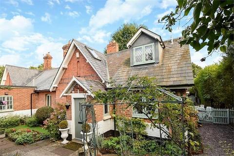 4 bedroom semi-detached house for sale, Cricket Hill, Wokingham, RG40