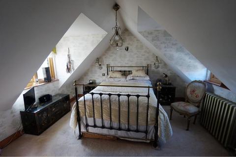 4 bedroom semi-detached house for sale, Cricket Hill, Wokingham, RG40
