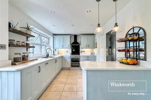 4 bedroom detached house for sale, St. Cleeve Way, Dorset BH22