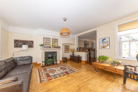 2 bedroom terraced house for sale, Silver Street, Newport Pagnell, Buckinghamshire, MK16