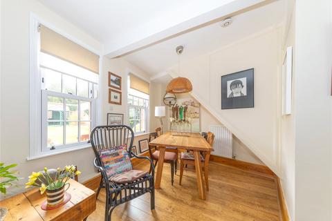 2 bedroom terraced house for sale, Silver Street, Newport Pagnell, Buckinghamshire, MK16