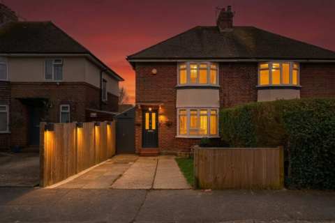 undefined, Bethune Road, Horsham RH13