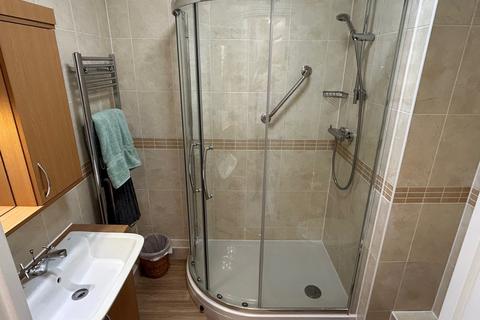 2 bedroom apartment for sale, Emmeline Lodge, 27 Kingston Avenue, KT22