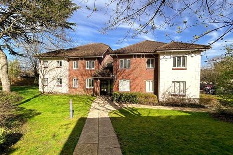 2 bedroom apartment for sale, Guildford Road, Fetcham, Leatherhead, Surrey, KT22