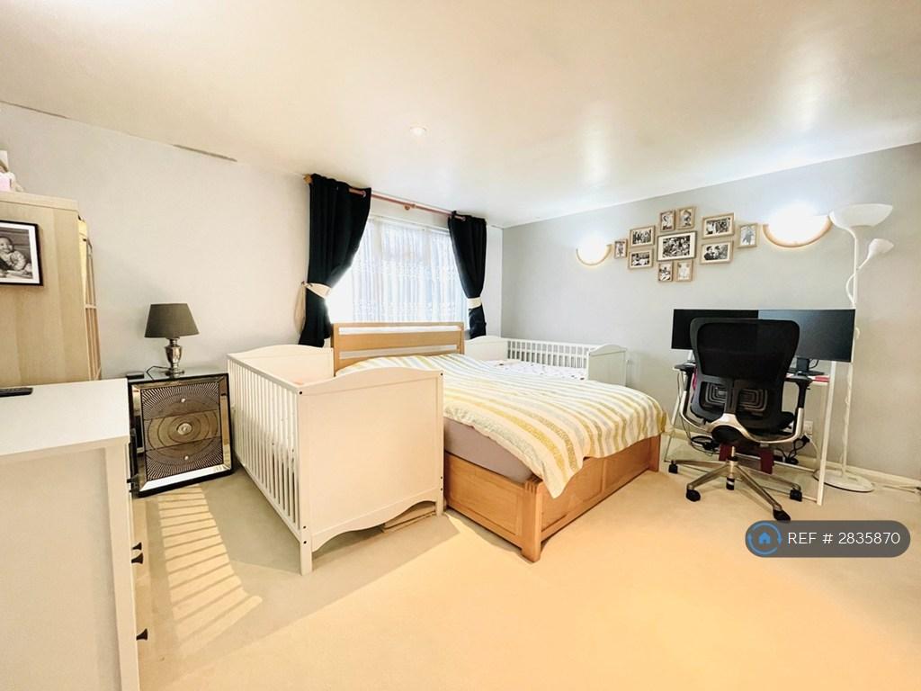 Bedroom 4 (2nd Floor)