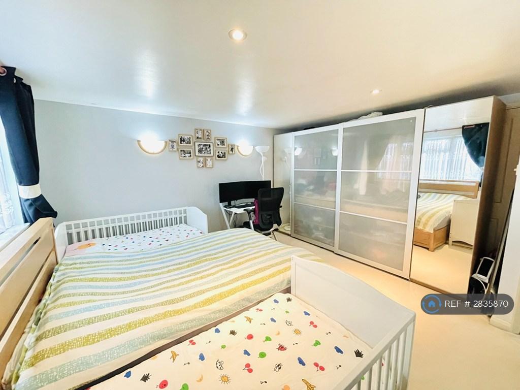 Bedroom 4 (2nd Floor)