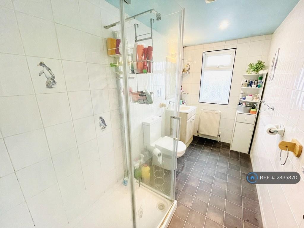 2nd Floor Bathroom