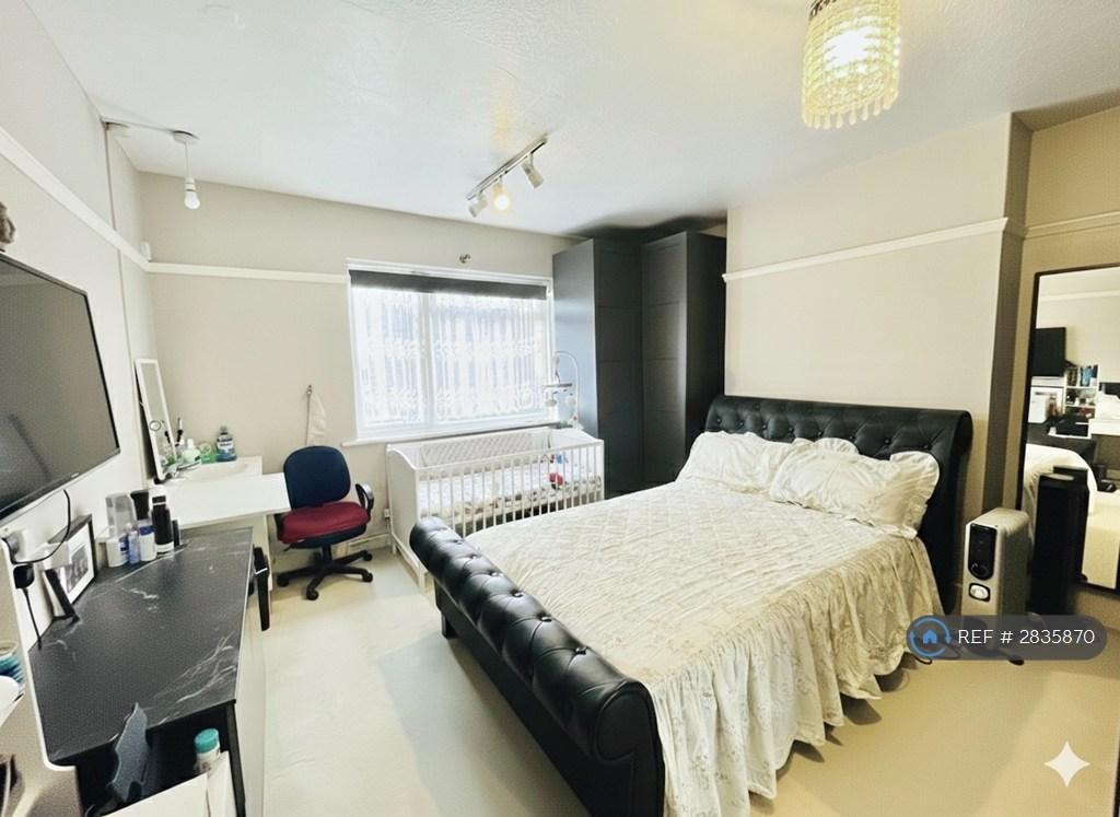 Bedroom 2 (1st Floor)