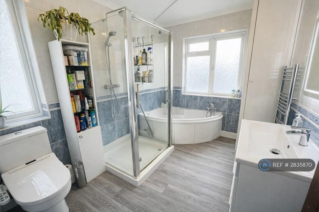 1st Floor Bathroom