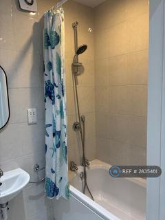 4 bedroom detached house to rent, Eaton Road, Enfield, EN1