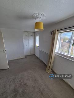 2 bedroom semi-detached house to rent, Clayton Road, Newcastle, ST5