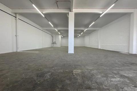 Warehouse to rent, 3-15 East Ln Wembley HA9 7NA