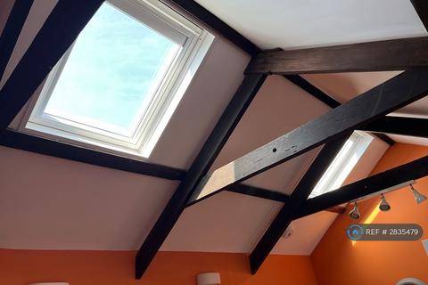 1 bedroom detached house to rent, Queen St, Penzance, TR19