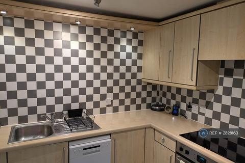 2 bedroom flat to rent, Cadnam Lodge, London, E14