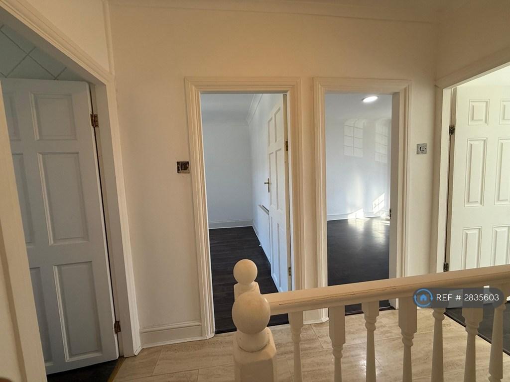 3 Bedrooms And Main Bathroom