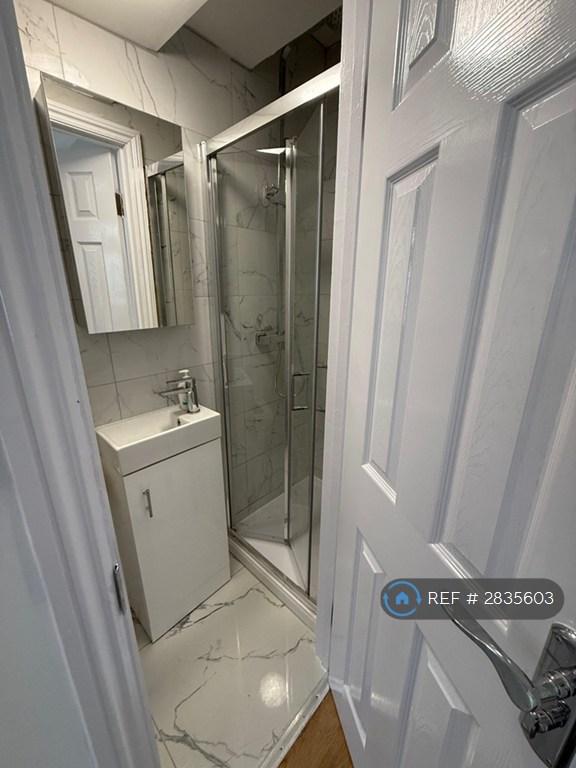 Ground Floor  3 Piece Bathroom