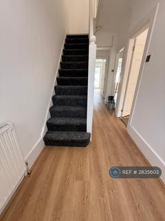 3 bedroom terraced house to rent, Landseer Avenue, London, E12