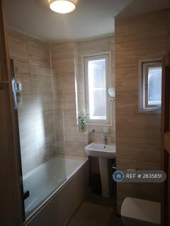 2 bedroom flat to rent, Coleridge Road, North Finchley, N12