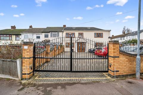 6 bedroom semi-detached house for sale, Eastbrook Drive, Romford, RM7