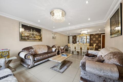 8 bedroom semi-detached house for sale, Eastbrook Drive, Romford, RM7