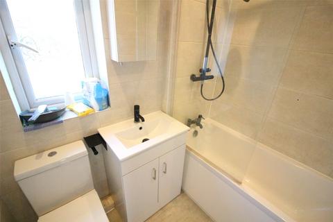 3 bedroom semi-detached house to rent, Barnfield Road, Orpington BR5