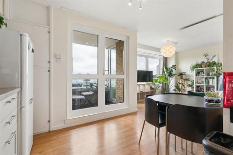 1 bedroom flat to rent, Shuttleworth Road, London SW11