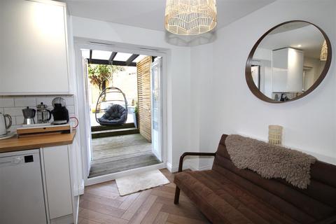 3 bedroom end of terrace house for sale, Mill-Race, Newport NP11