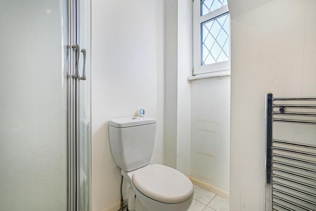 Bedroom 1 ensuite